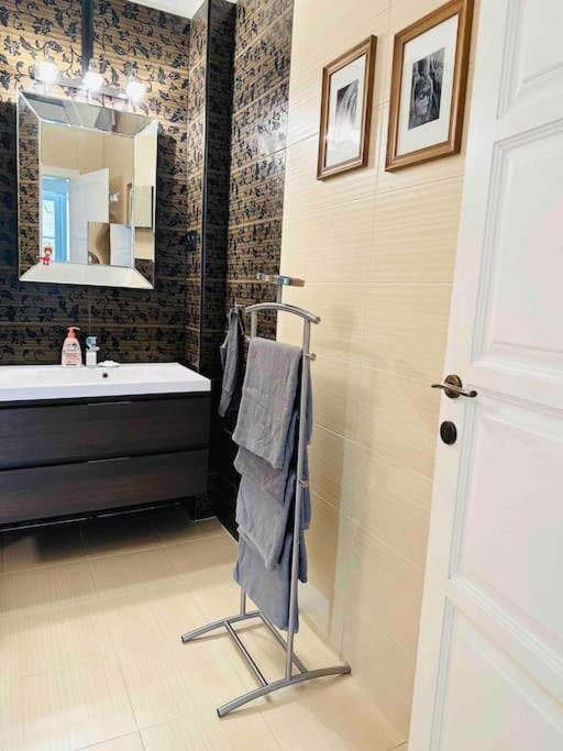 Apartment Luxury Flat In Downtown With Free Parking *